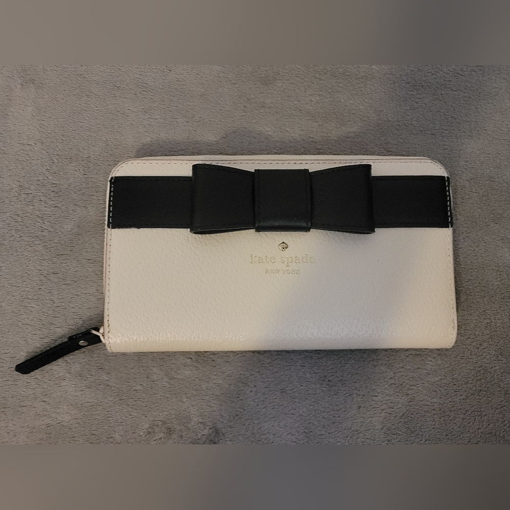 Kate Spade White & Black Wallet with Bow
